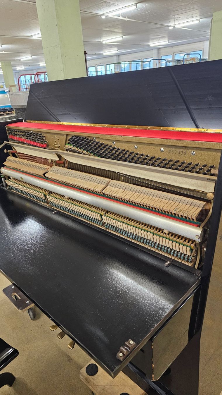 Strumenti musicali: HELLAS Klavier Schwarz mit Stuhl – Usato da Diessenhofen venduto da Osio 7