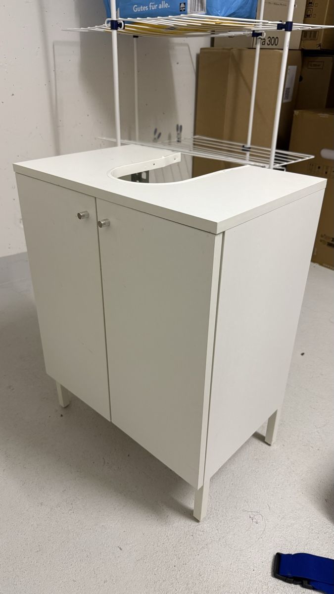 Mobili per bagno: Waschbeckenunterschrank Weiss – Usato da Hindelbank venduto da AmithapR