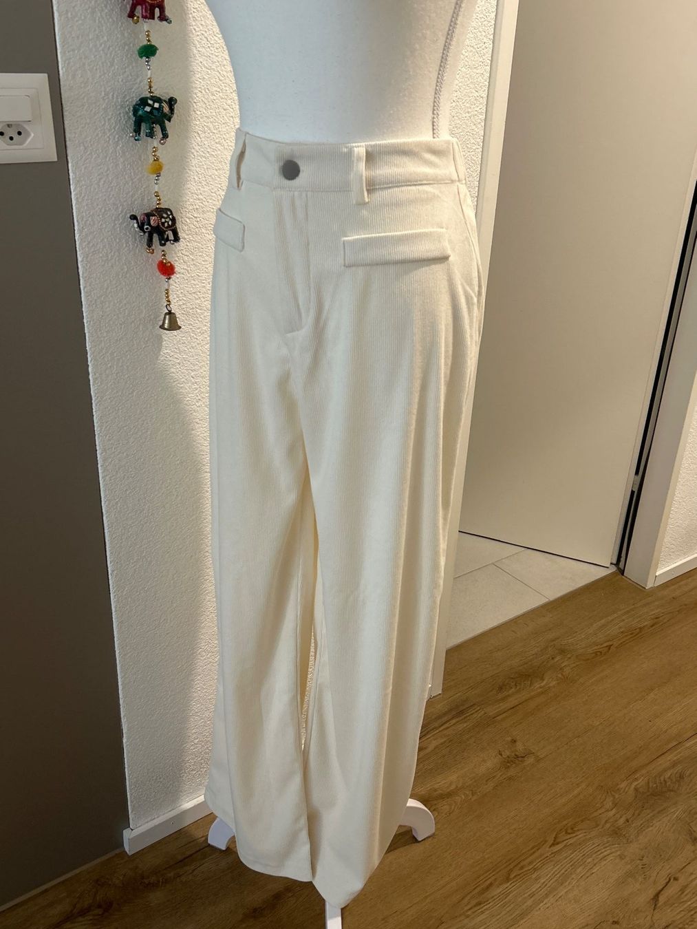 Pantaloni: Cordhose Damen Creme Gr. M – Usato da Brunnen venduto da Nala2929 5