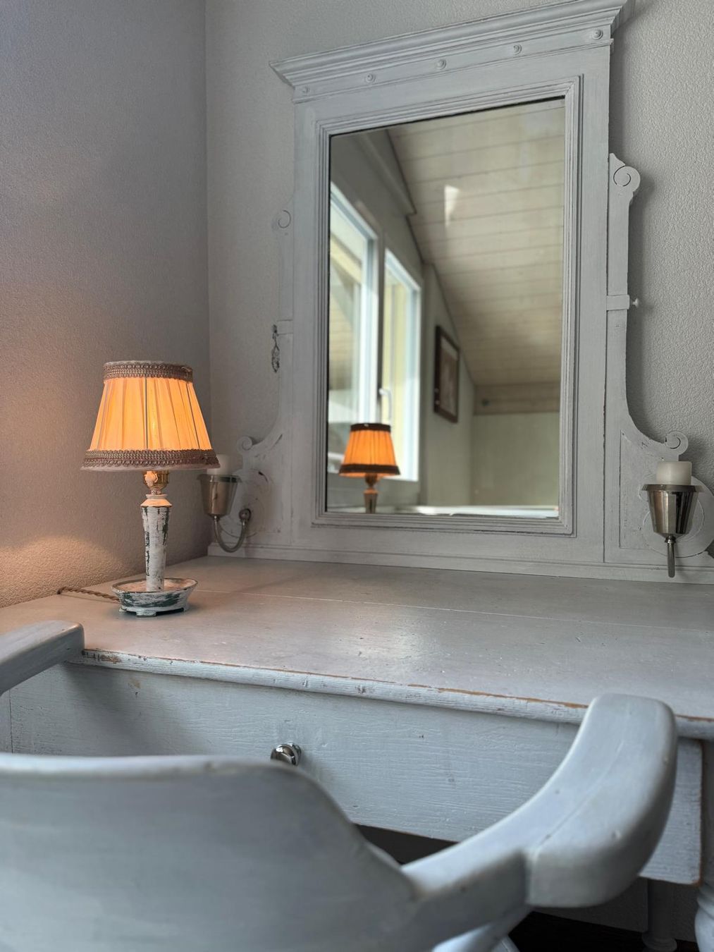 Tavoli da trucco: Schmink-Tisch Shabby-Chic – Usato da Därligen venduto da Bernerin38