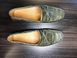 Mocassini Tod's in pelle di coccodrillo verdi, come nuove.