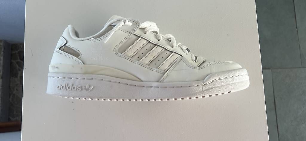 Scarpe da uomo: Adidas gr 41 1/3 – Usato da Frauenkappelen venduto da ann_65rk