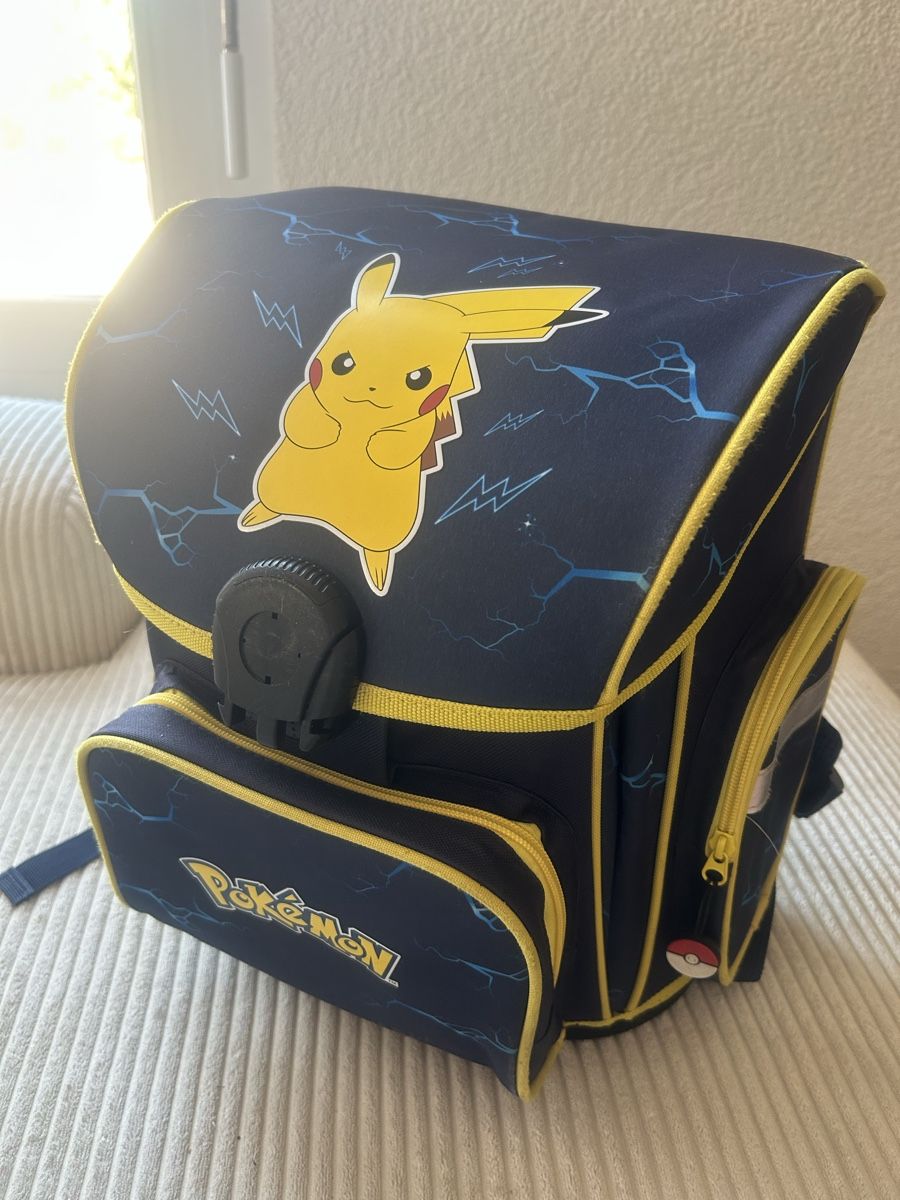 Sacs & sacs à dos: Schulranzen Thek Pokémon  – D'occasion à Speicherschwendi par lac_68np 1