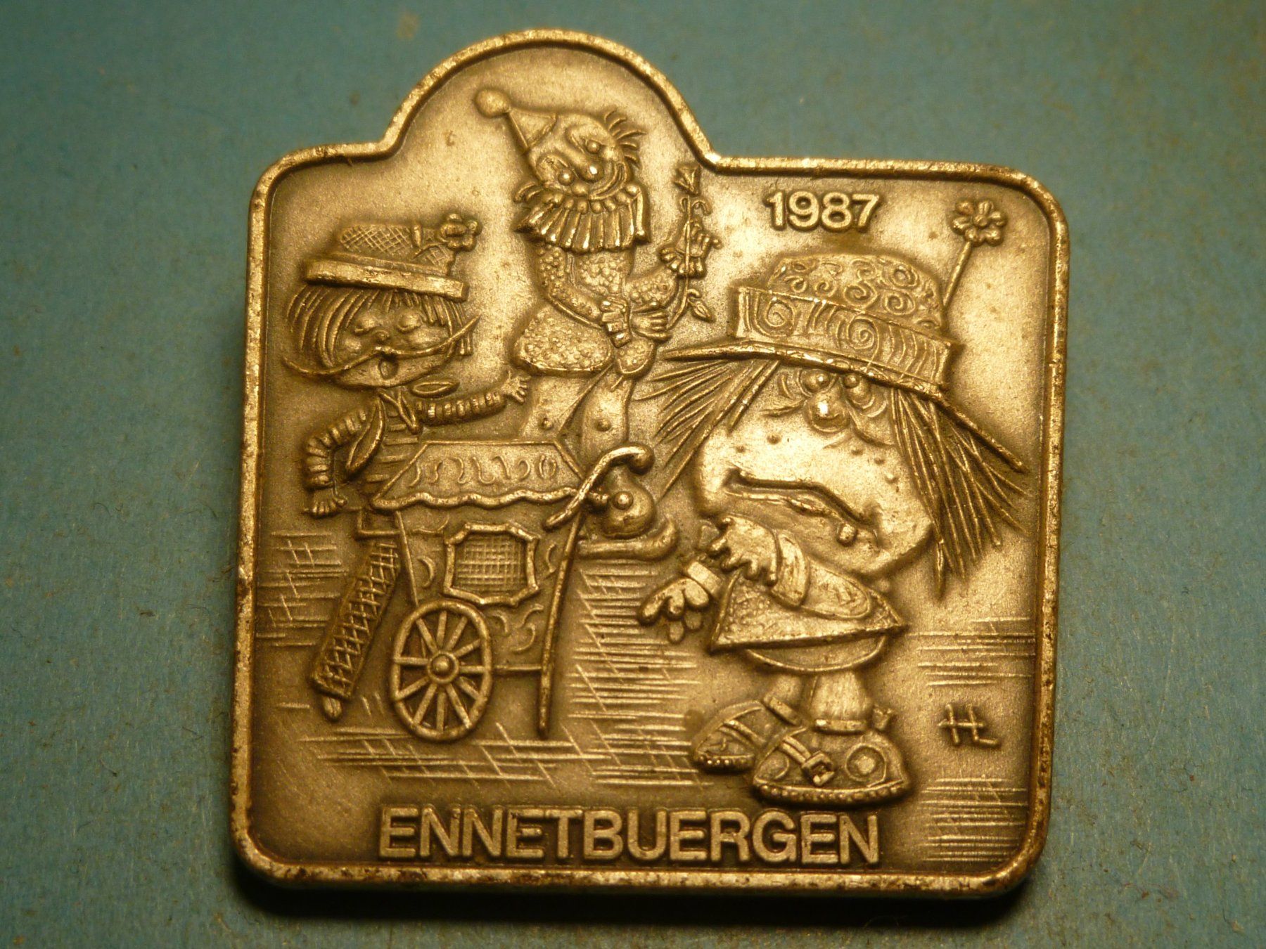 Placchette & Badge: ENNETBÜRGEN 1987 SILBER – Usato da Ried (Muotathal) venduto da Mandarin02