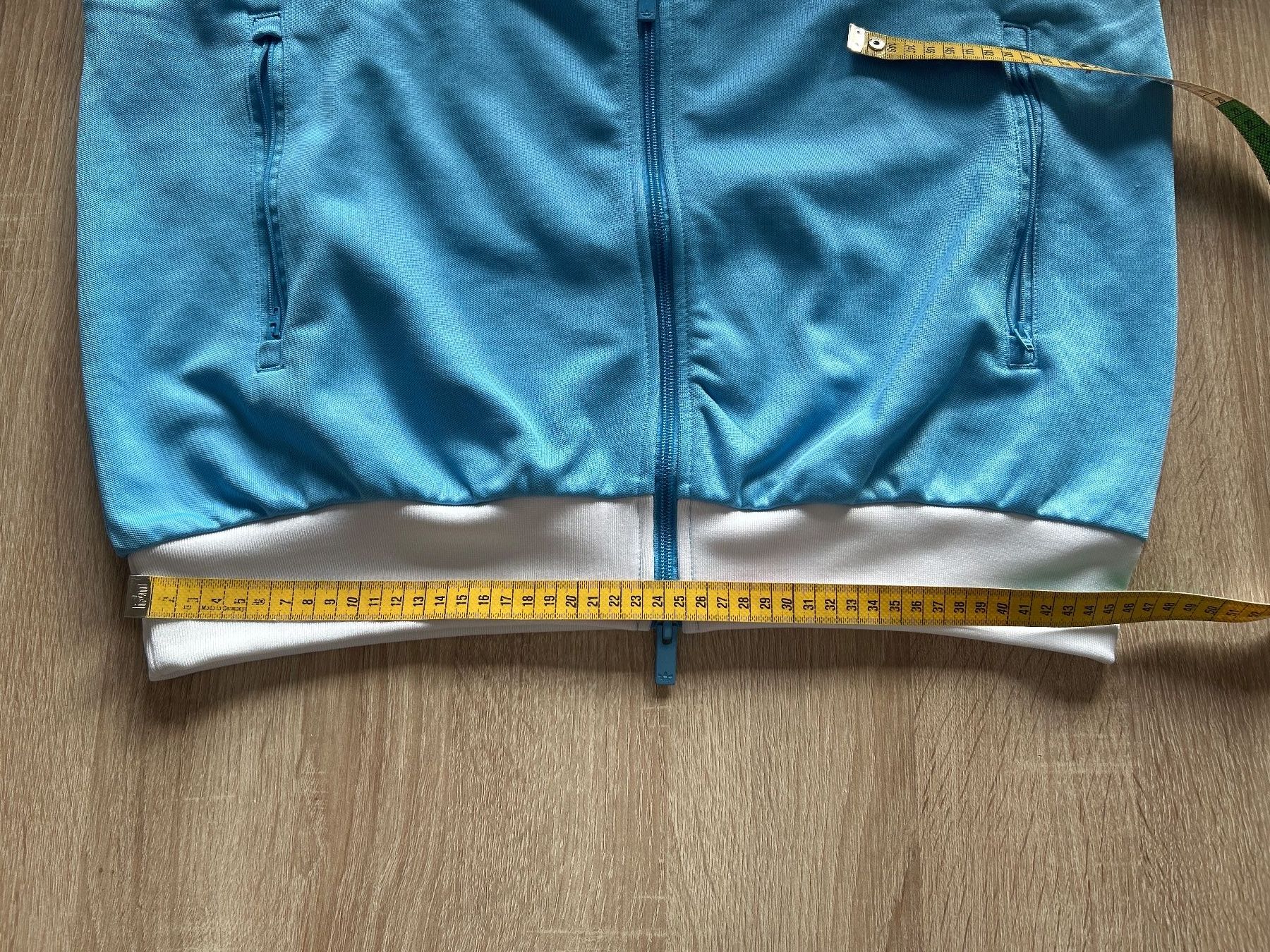 Adidas Giacche: Adidas Trainingsjacke hellblau/weiss Gr. L – Usato da Brunnen venduto da Nala2929 7
