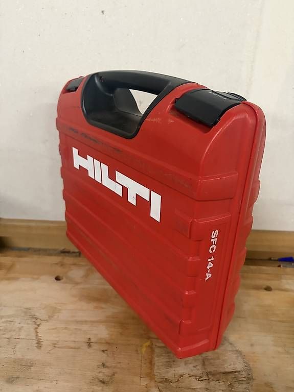 Trapani: Hilti Akkuschrauber  – Usato da Lausen venduto da Gjuliana4 2