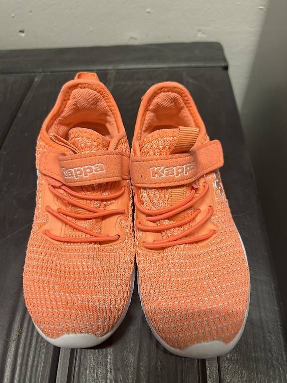Kappa Chaussures garçon: Kappa Turnschuhe Gr 28 – D'occasion à Birmenstorf AG par Stefan5413