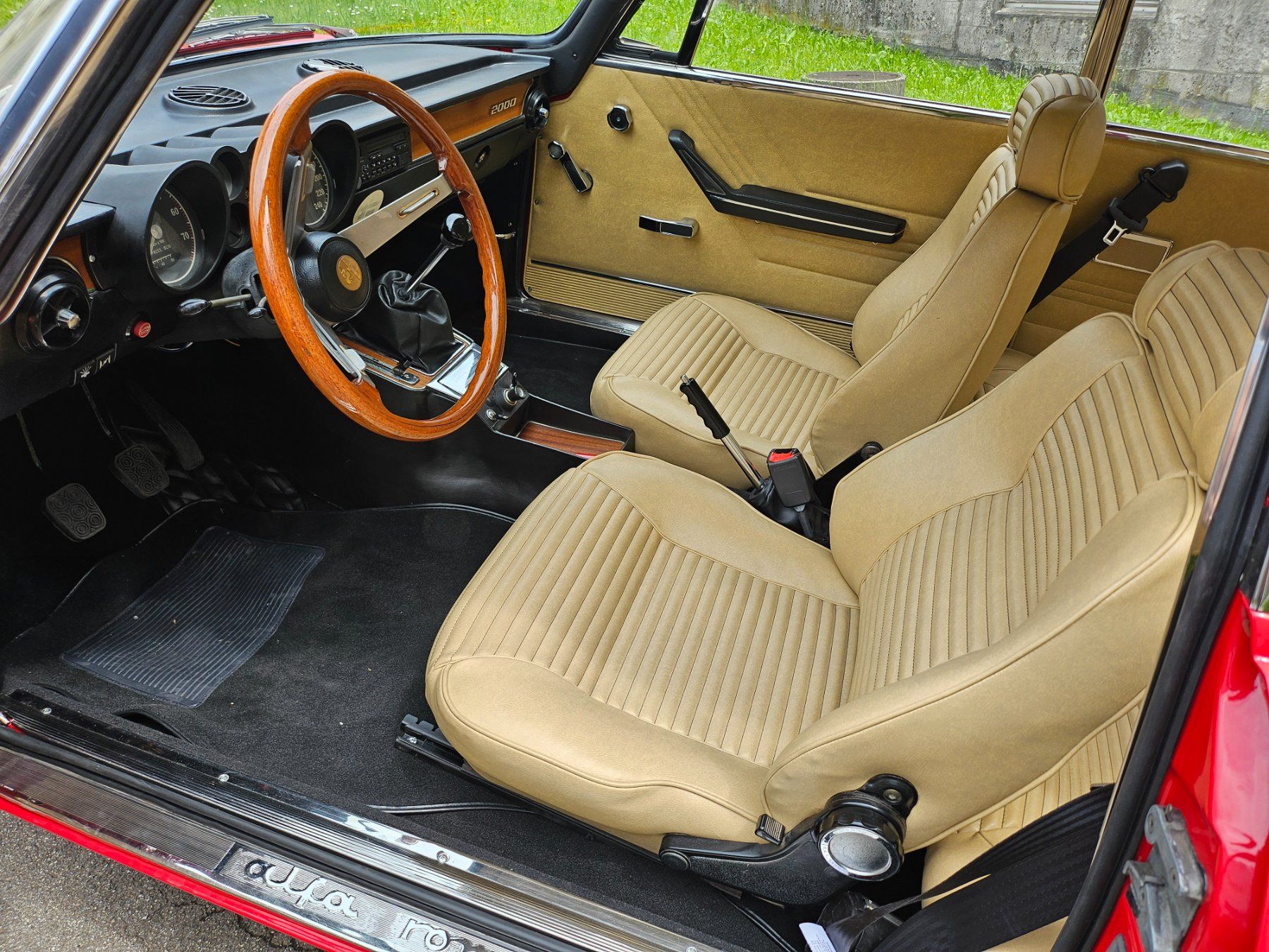 Alfa Romeo Automobili: Alfa Romeo 2000 – Usato da St. Gallen venduto da Skydive0 4