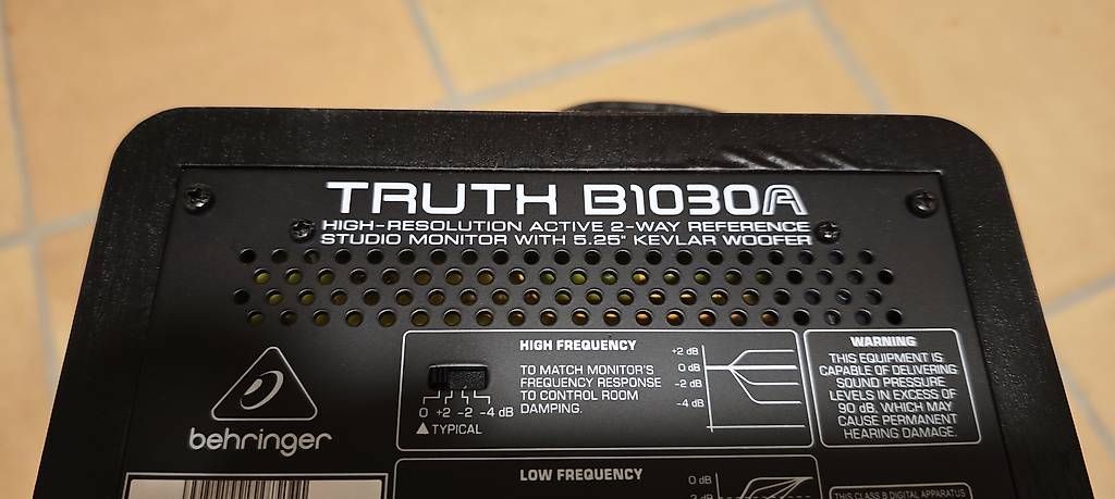 Haut-parleurs: 2 Behringer Truth B1030A Studio Monitore, aktiv, Paar – D'occasion à Solothurn par Uherbert