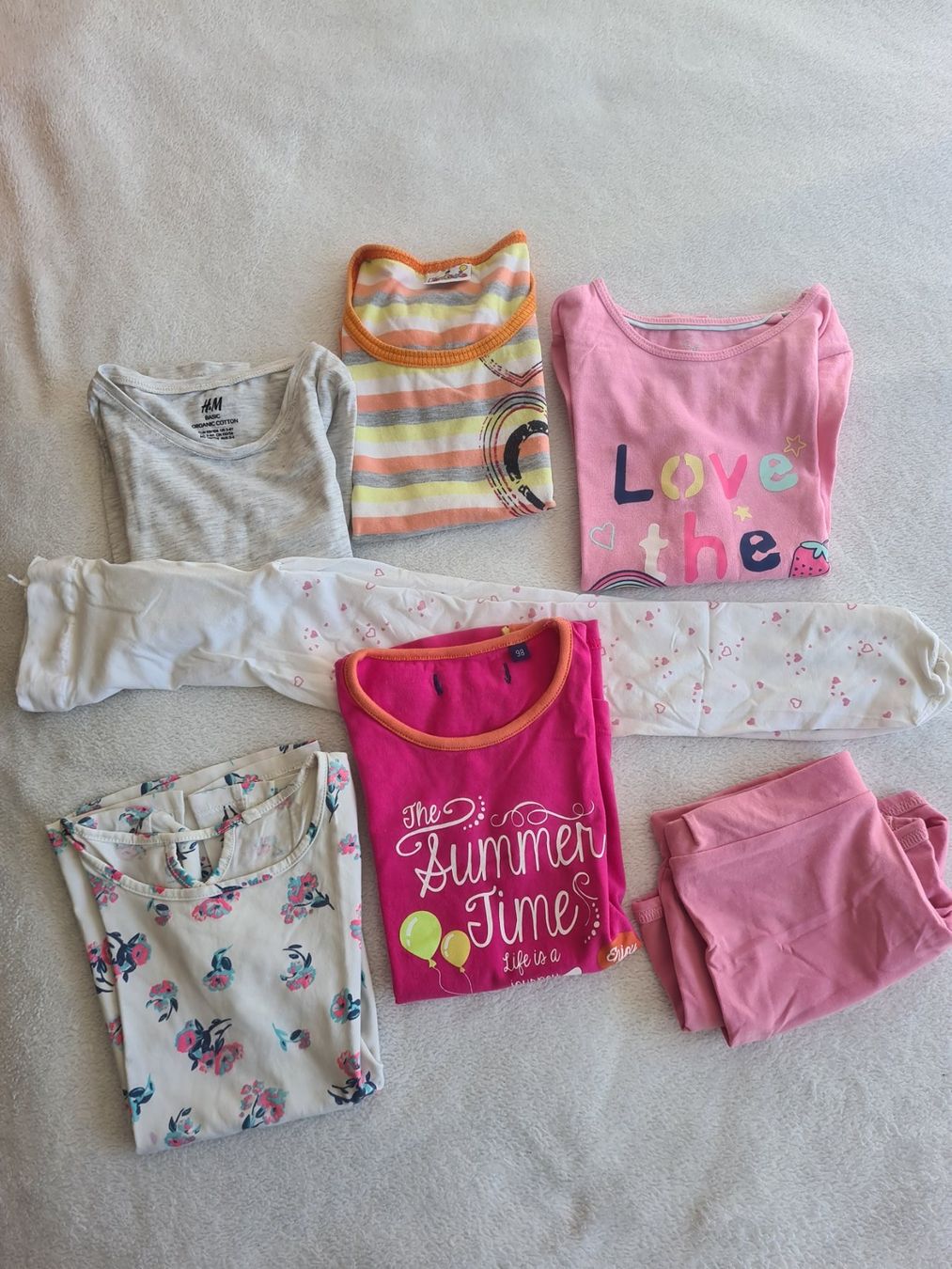 Lotti & Set di vestiti: Mädchen Kleider-Set 98/104 – Usato da Biel/Bienne venduto da KatarinaFilip