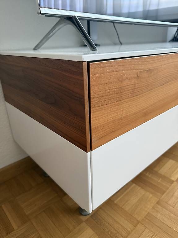 Mobili TV: Sideboard Nussbaum Möbel Pfister – Usato da Egnach venduto da hrid 2
