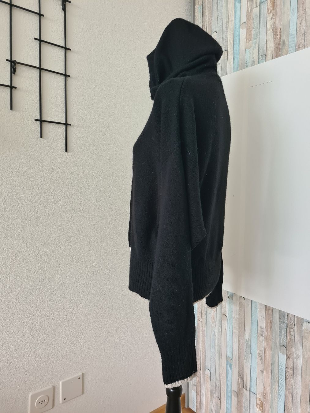 H&M Pulls & Sweat-shirts: Pullover Hoodie von H&M, Grösse M, Schwarz – Neuf (Voir description) à KRIENS par Franzy_Blond10 1
