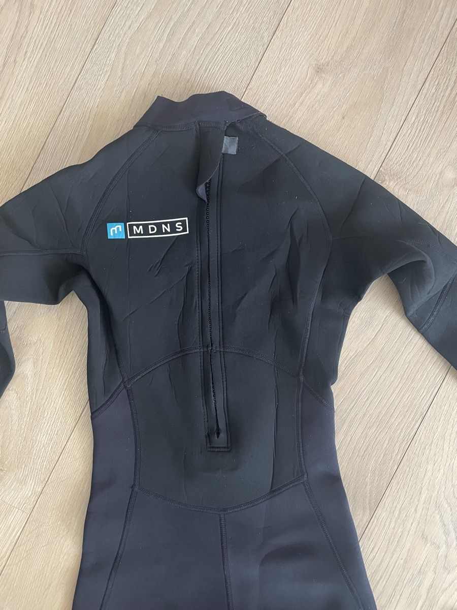 Completi & Tailleur: Surfanzug von MDNS – Usato da Domat/Ems venduto da Hoschi13 3