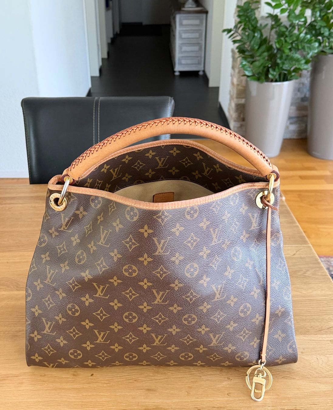 Louis Vuitton Borse da donna: Louis Vuitton Artsy – Usato da Reinach AG venduto da RobbisB