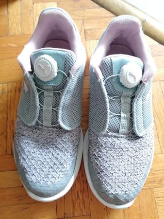 Chaussures de sport Puma gris rose taille 37, 23cm