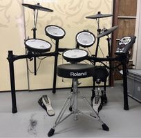 Roland TD-11 E-Drum Set inkl. Hocker – wenig gebraucht
