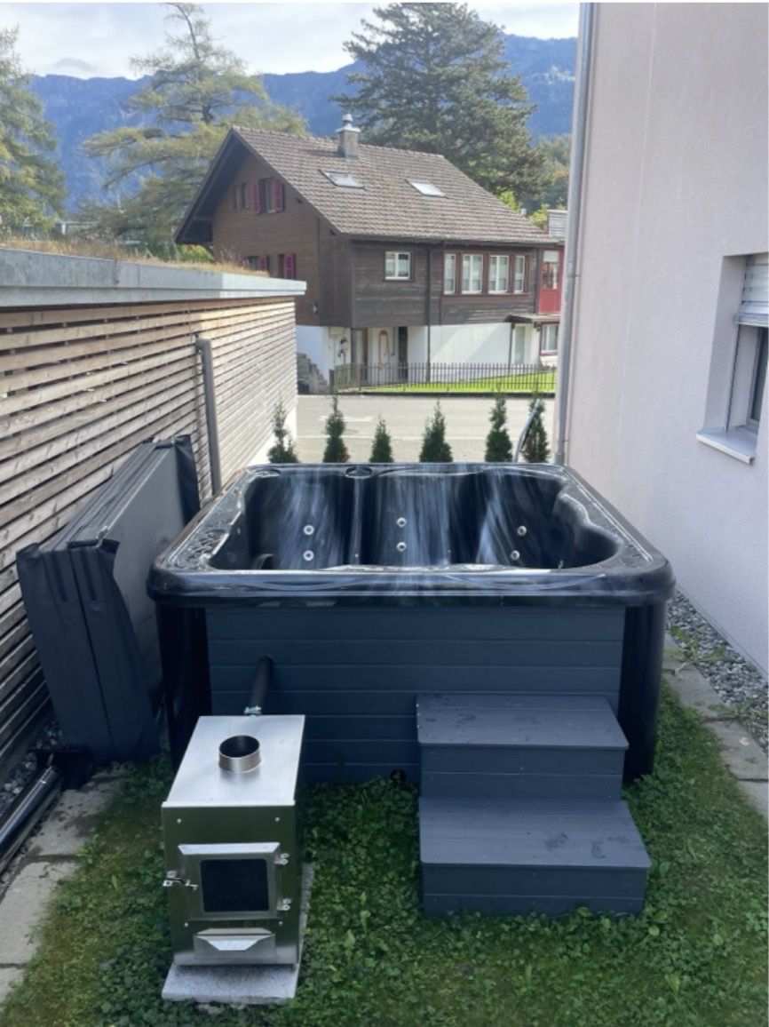 Whirlpool: Whirlpool / Jacuzzi – Nuovo (secondo la descrizione) da Interlaken venduto da zeb_q672 1
