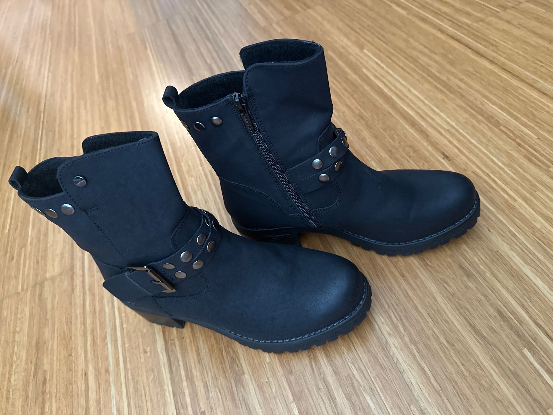 Scarpe da donna: Damen Stiefel schwarz Grösse 39 – Usato da Glattpark(Opfikon) venduto da giu_ml7l 2