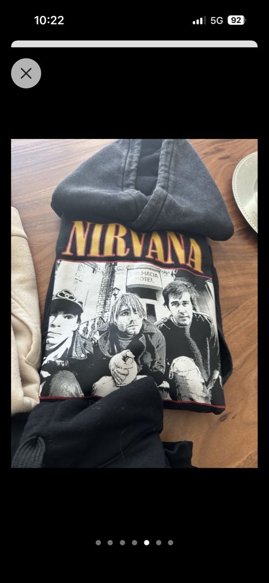 Pullover & Sweatshirts: Nirvana Kapuzenpullover – Neu (gemäss Beschreibung) aus Wetzikon ZH von Sammer79