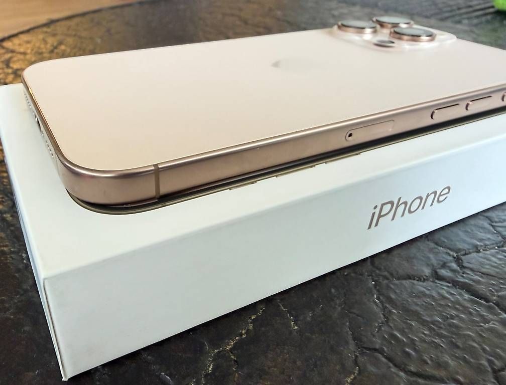 Apple Handys / Smartphones: iPhone 16 Pro Max 256 Go - À vendre – Gebraucht aus Chêne-Bougeries von Alaia04 1