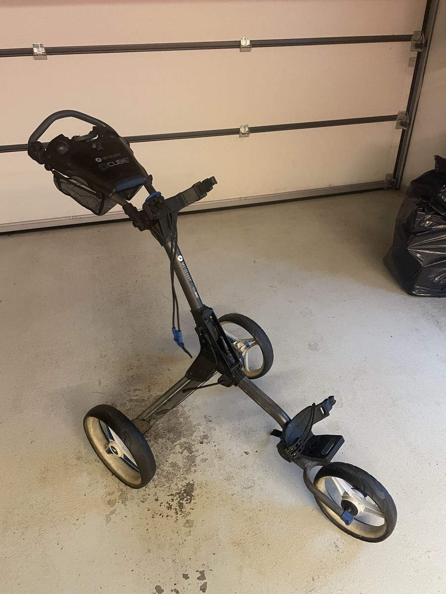 Motocaddy Chariots: Golf Trolley  – D'occasion à Oberdorf SO par ric_sww8