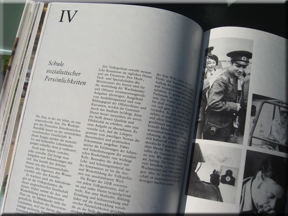 Libri: VOLKSPOLIZEI -- Zeit im Bild Dresden -- – Usato da Bern venduto da Ultimaa 5