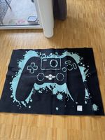 Tapis de jeu noir et bleu motif manette état neuf