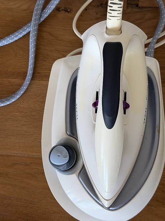 Tefal Bügeleisen: Tefal Dampfbügeleisen – Gebraucht aus Seengen von sash_m 1