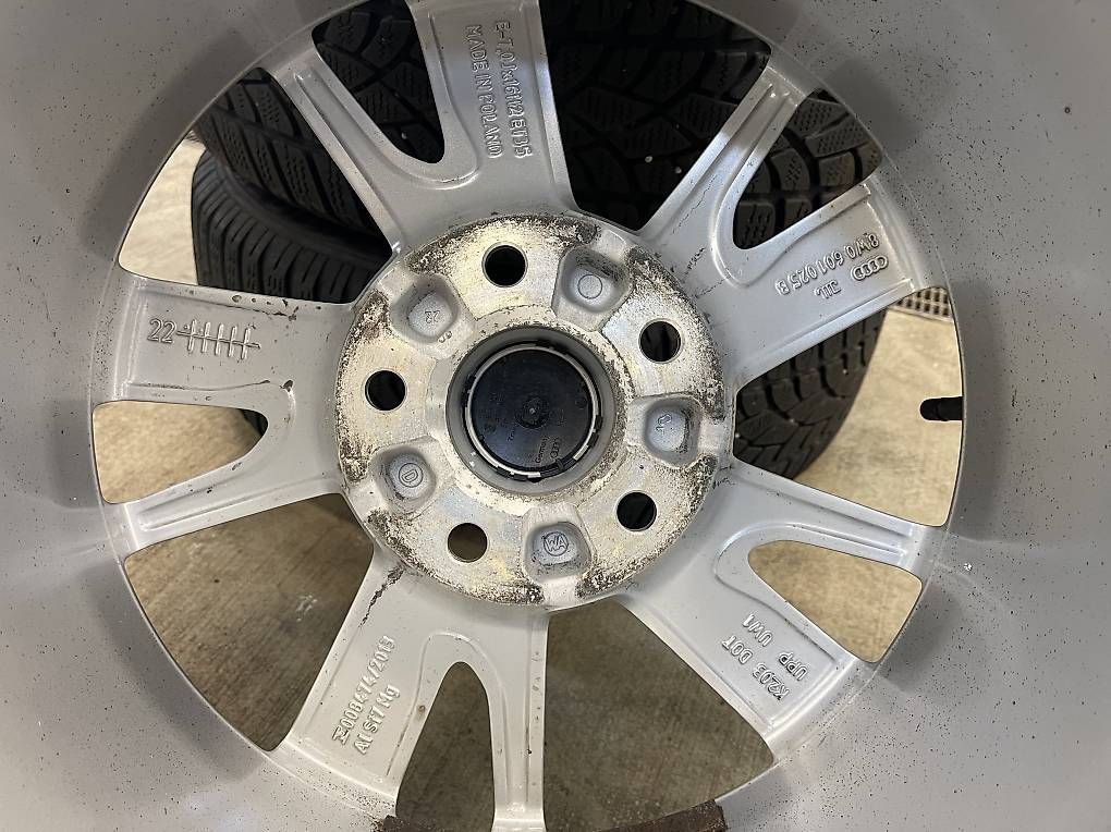 Pneus & Kompletträder: Original Audi A4 Winterräder 16 Zoll  – Gebraucht aus Aarau von Avdyli1 8