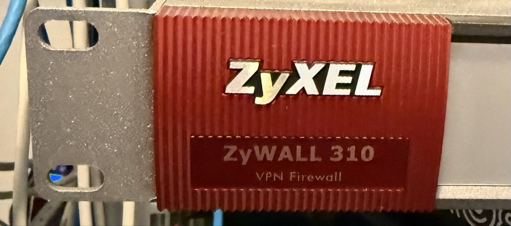Zyxel Firewall: ZyWALL 310 Firewall inkl. Rackmontage Bügel – Gebraucht aus Wohlen AG von VerkaufAargau 1