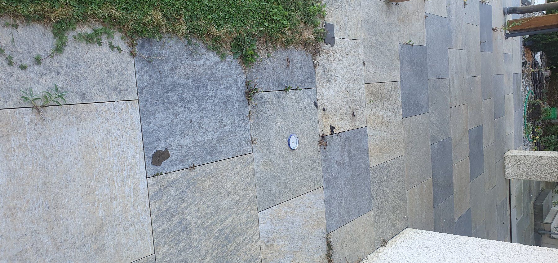 Revêtements de sol: Terrassenplatten, geschnitten vermutl. Feinsteinzeug – D'occasion à Winterthur par BauTeilLaden2000 2