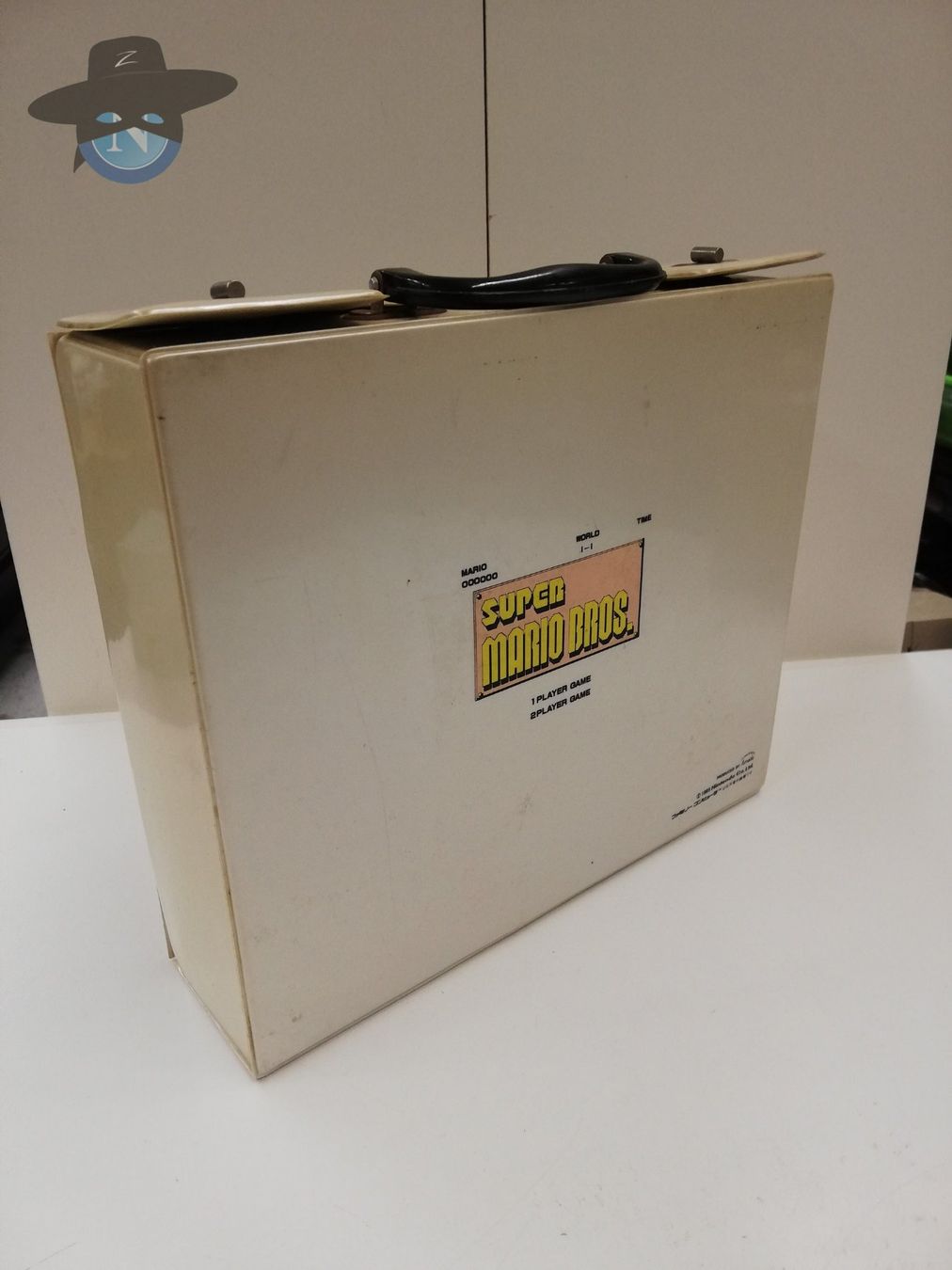 Nintendo Console: Famicom Mario Bros "Koffer" - Storage Box aus Japan – Usato da St. Gallen venduto da zorro_dc 1