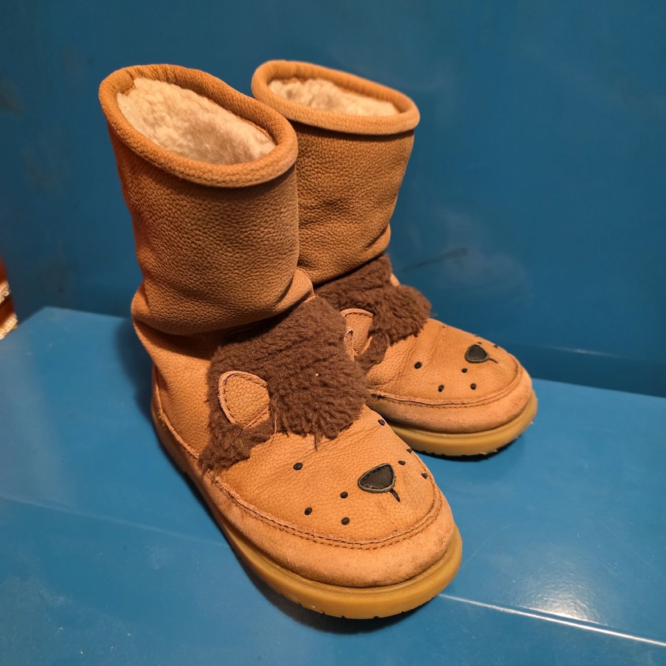 Chaussures garçon: Donsje Stiefeli Grösse 25 Löwen  – D'occasion à Romanshorn par TigerKerstin