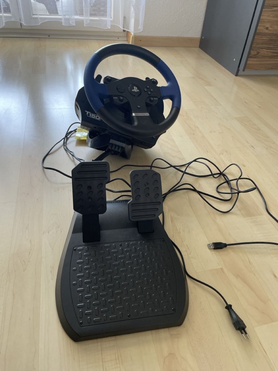 Console: Lenkrad mit Pedalen Thrustmaster T150 PS4  – Usato da Eiken venduto da Ilariaaa