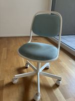 Ikea Kinder Bürostuhl mit Rollen weiss hellblau