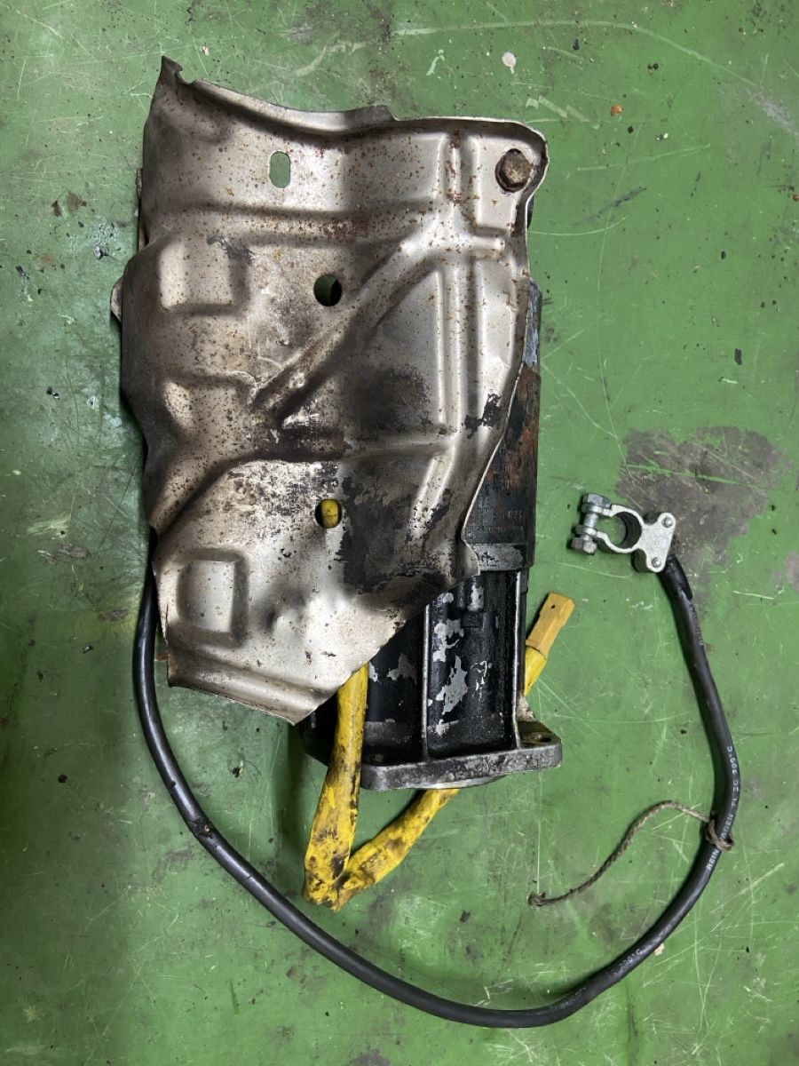 VW Tutti pezzi di ricambio auto: VW Golf 2 Anlasser – Usato da Hettiswil venduto da Lukezero02 3