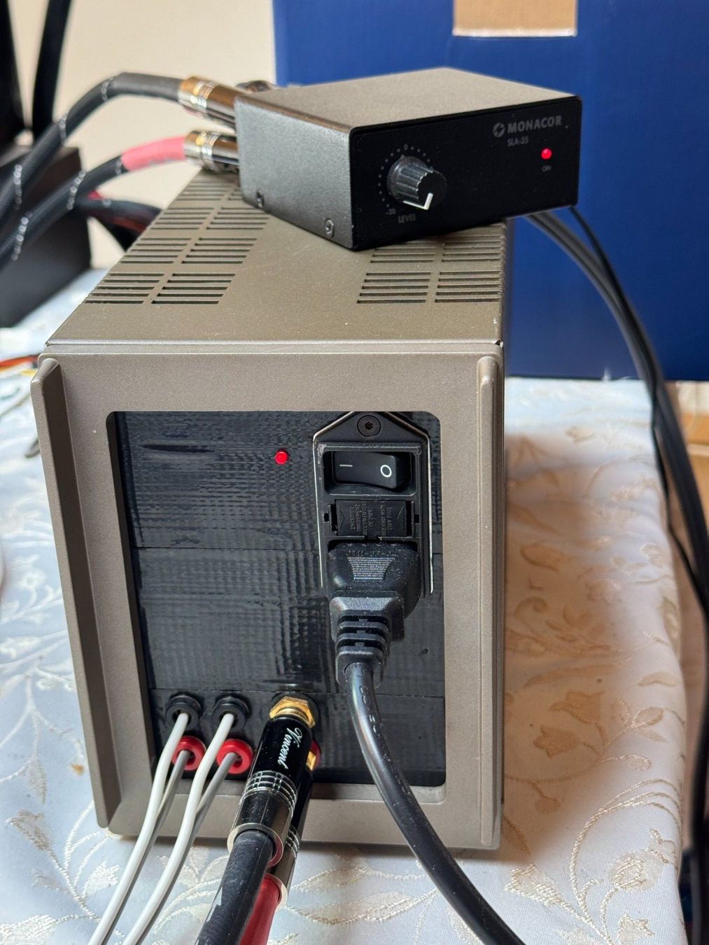 Quad Amplificatori: QUAD 303 Amplifier – Usato da Grenchen venduto da pjfox