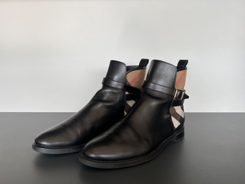 Burberry store richardson boots