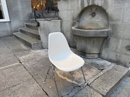 Vitra  Stuhl weiss Lieferung Gratis