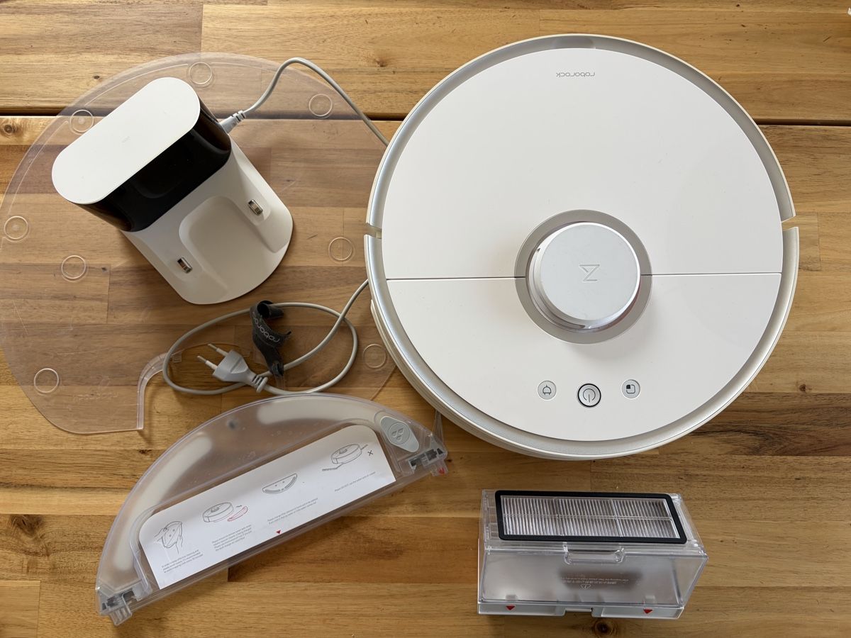 Roborock Aspirateurs & Accessoires: Roborock S502-00 Staubsaugerroboter mit Wischfunktion – D'occasion à Baar par annasorbian