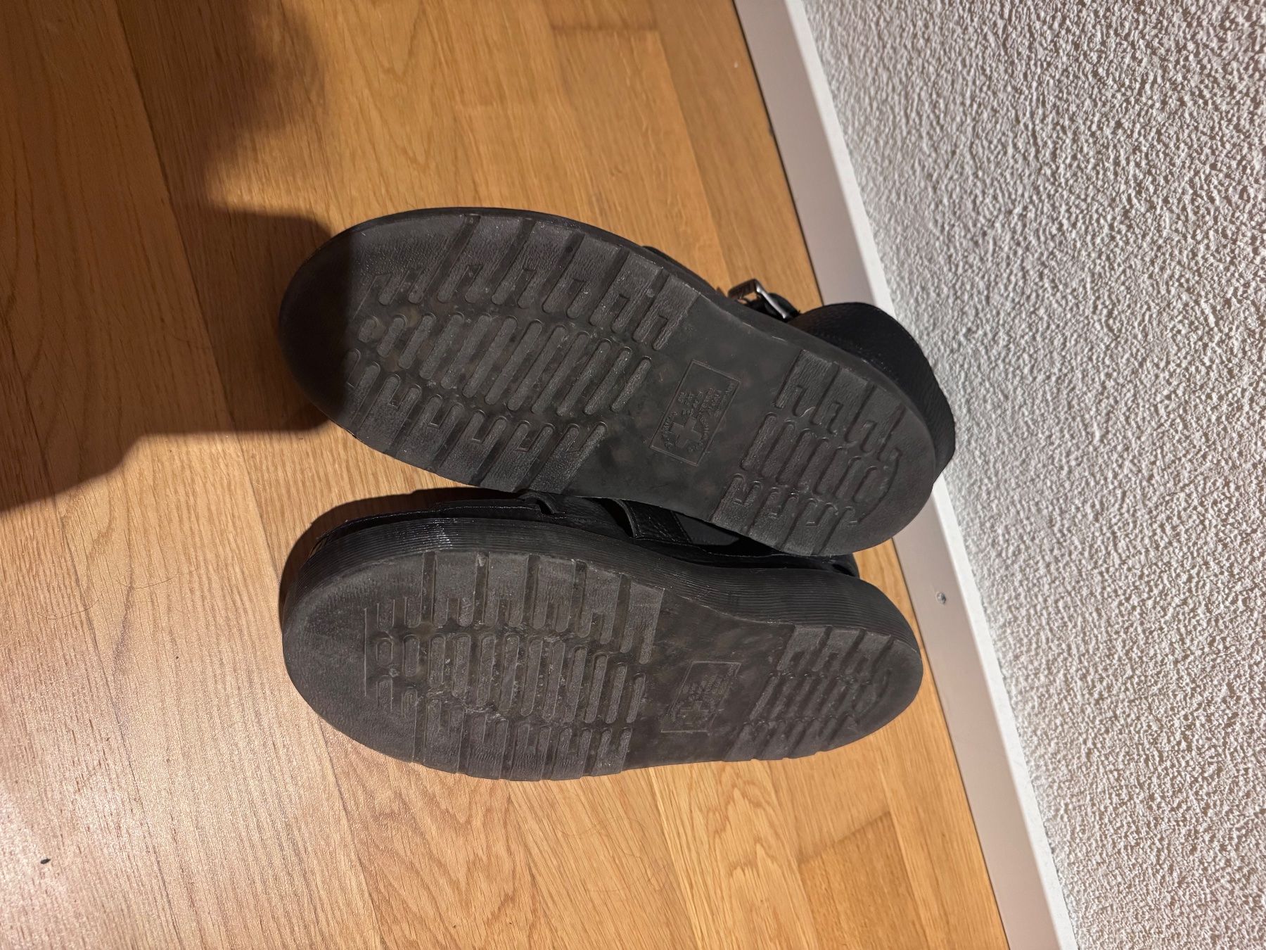 Dr. Martens Damenschuhe: Dr.Martens Sandalen 42 – Gebraucht aus Ostermundigen von farfallina1606 1
