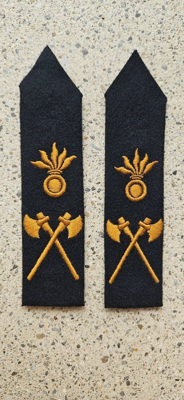 Schweizer Armee Placchette & Badge: *** Schulterschlaufen *** – Nuovo e nell'imballaggio originale da Riedholz venduto da fr_sIruP