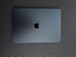 MacBook Air 13.6" M3 (2024)–16 GB RAM–256 GB Mitternacht