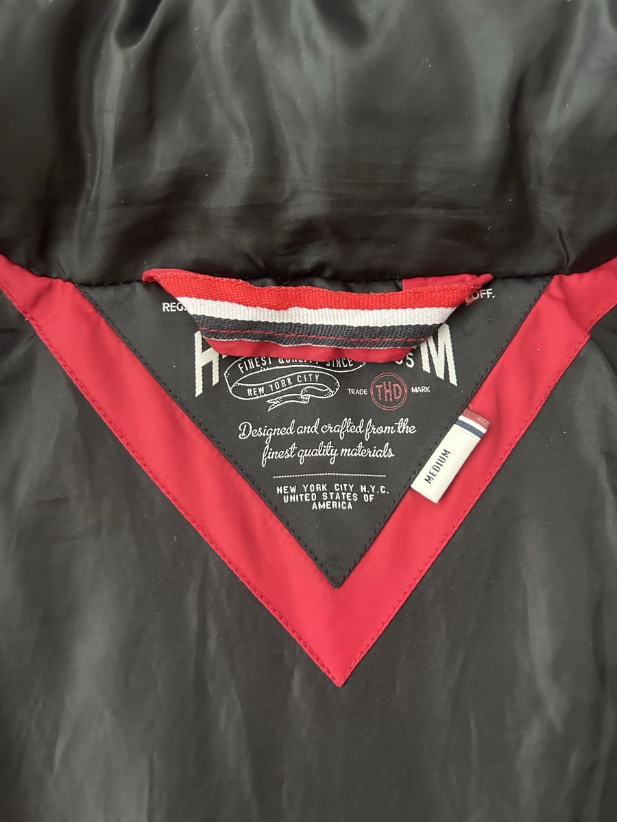 Tommy Hilfiger Jacken: Winter Jacket THD Size Medium Red Padded Hooded – Gebraucht aus Morges von ala_j6mq 2