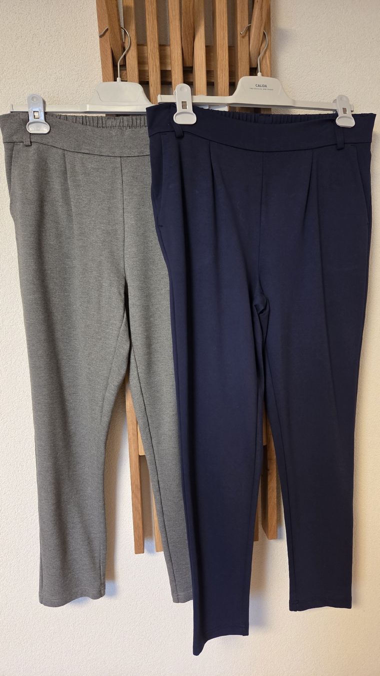 Pantaloni: Pantalon lot 2 – Usato da Le Pâquier-Montbarry venduto da Gruyere77