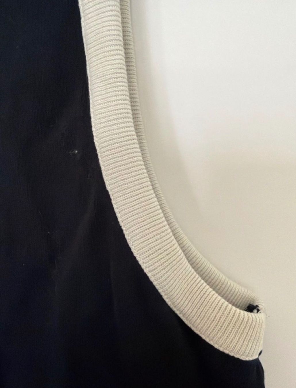 Massimo Dutti Top: Massimo Dutti black tank top, size M – Usato da Uster venduto da hanna99 1