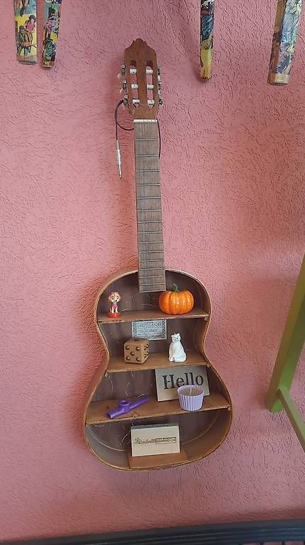 Instruments de musique: Guitare étagère  – D'occasion à Yverdon-les-Bains par joe_m2gk