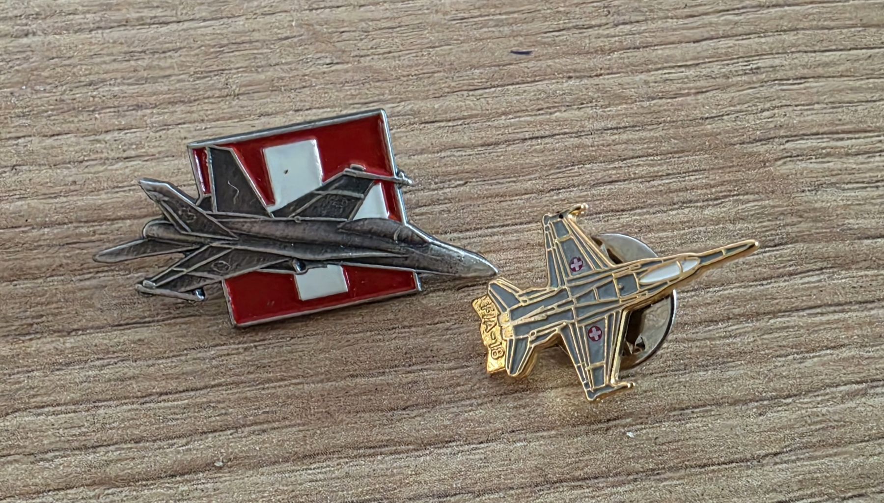Spille & Fermagli: FA18 PINS – Usato da Burgdorf venduto da Photofan58