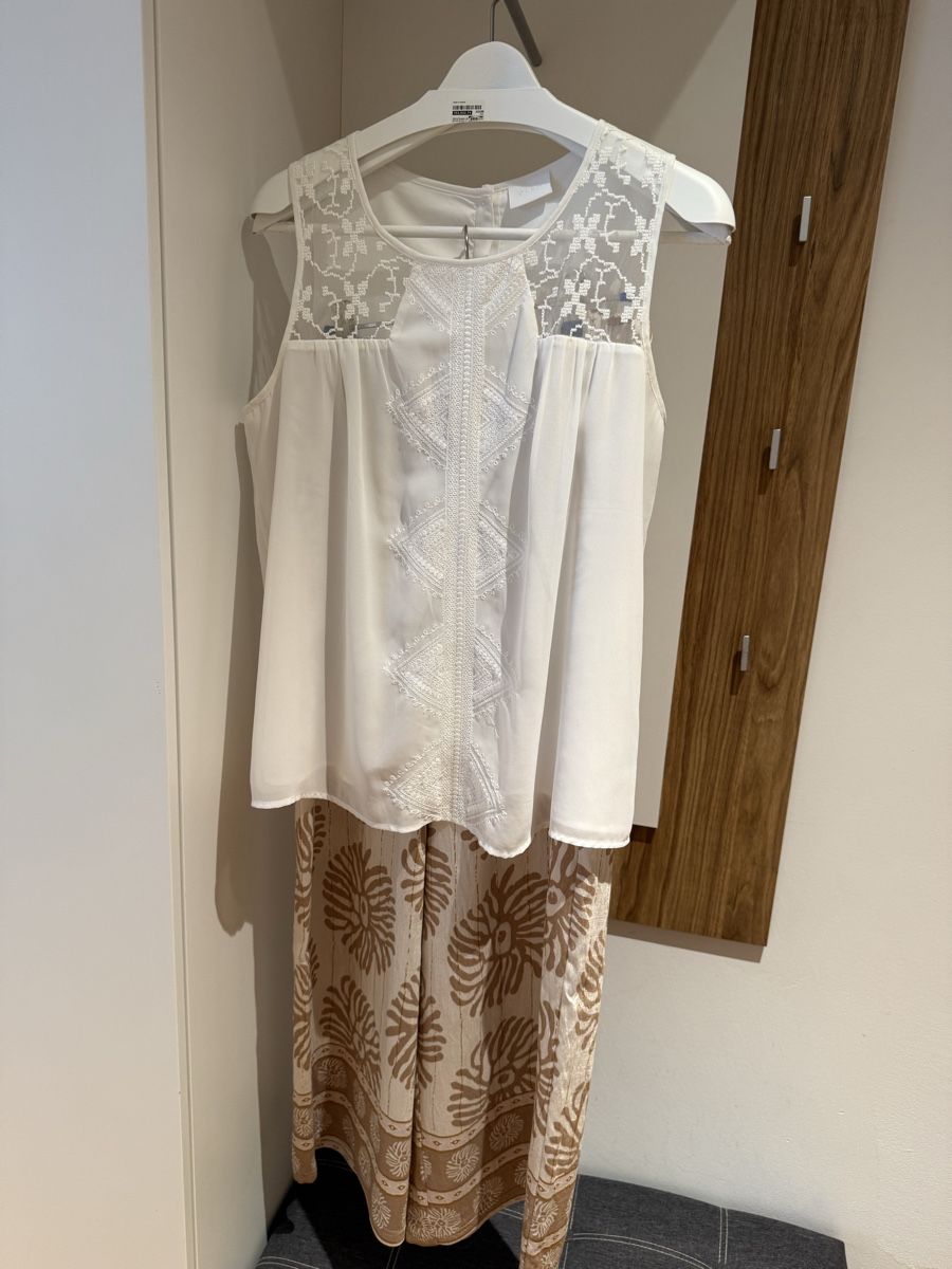 Kleiderpakete: Weiss top mit spitze und gemustertem Hose  – Gebraucht aus Regensdorf von aid_hl7v