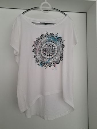 Damen T-Shirt weiss mandala Print Grösse XL, wenig getragen